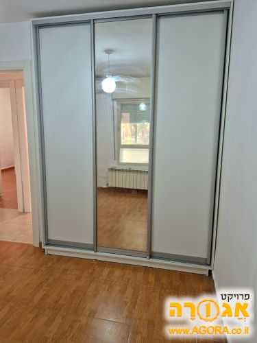 ארון הזזה