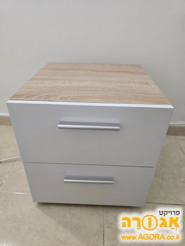 שידת לילה
