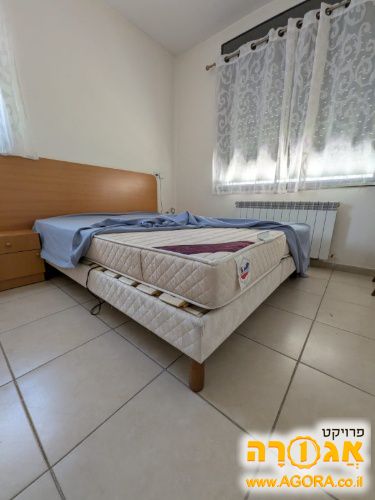 מיטה זוגית מתכווננת