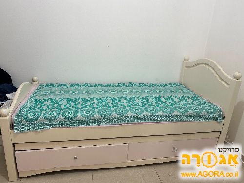 מיטת תינוק וחבר ללא מזרון