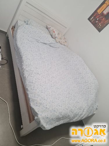 מיטה עם ארגז מצעים ומזרון
