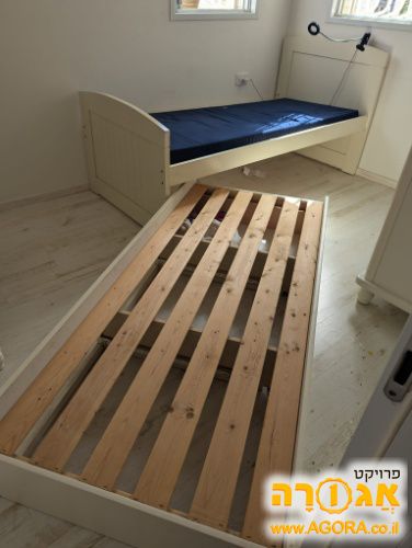 בסיס מיטת יחיד + מיטת חבר (ללא מזרנים)