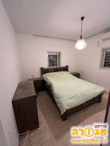 מיטה מזרן ושידות
