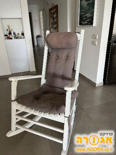 כסא הנקה / כסא נדנדה