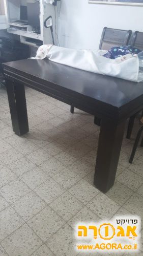 שולחן אוכל