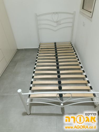 מיטת יחיד