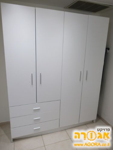 ארון בגדים