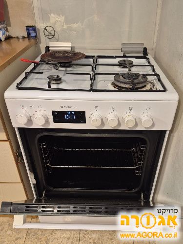 תנור עם כיריים גז
