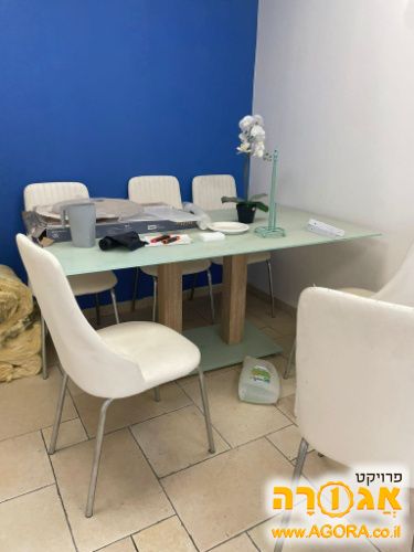 שולחן אוכל