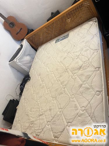 מיטה זוגית ומזרון