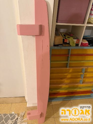 מעקה בטיחות למיטה