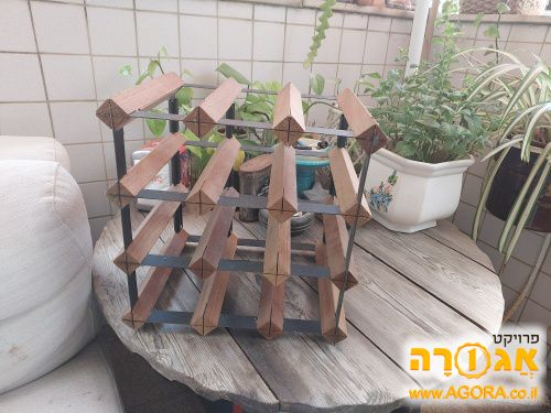 מתקן לבקבוקי יין