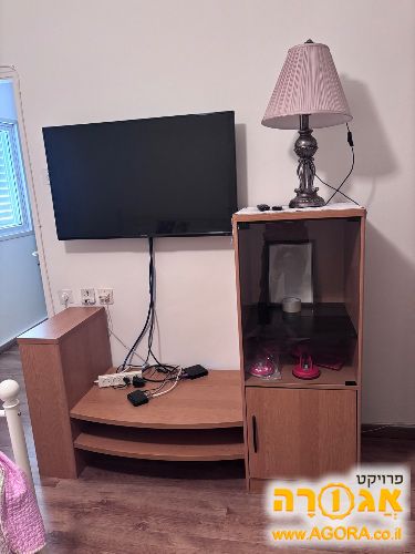 שידת טלויזיה במצב טוב