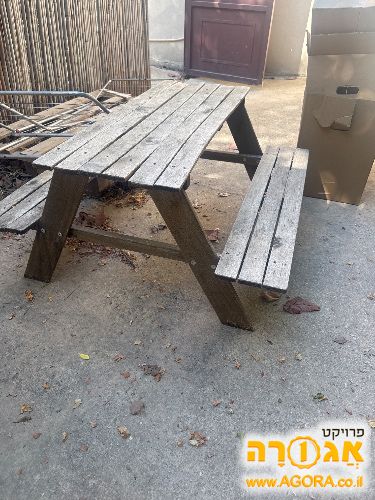 שולחן פיקניק עם ספסל לילדים