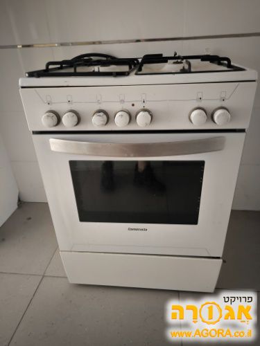 תנור עם גז