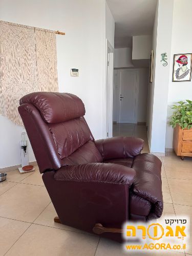 שתי כורסאות