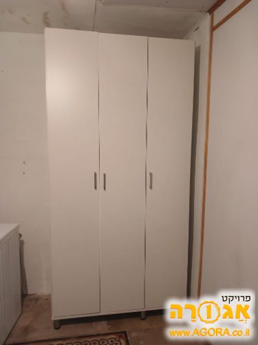 ארון בגדים