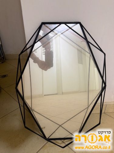 מראה מעוצבת נקנתה בסוהו