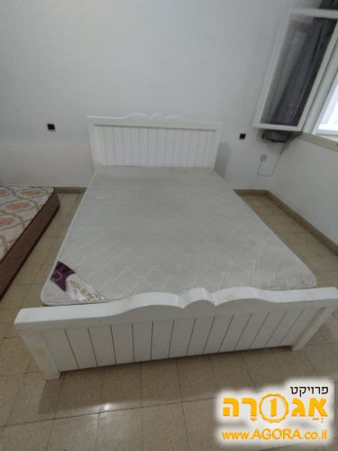 מיטה זוגית