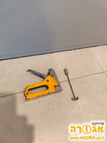 מהדק סיכות