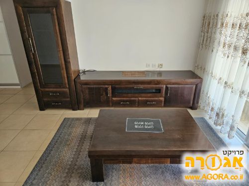 מזנון לסלון מעץ