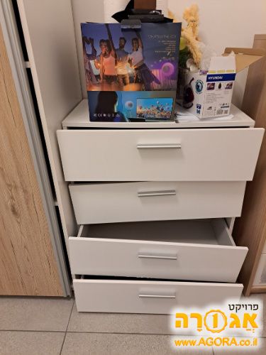 שידת מגירות