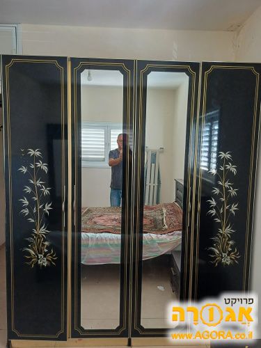 ארון חדר שינה וקומודה