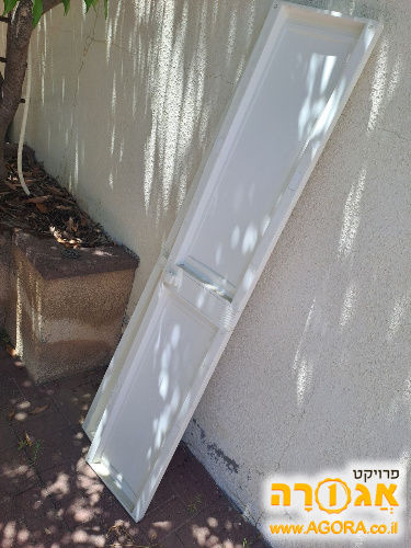 שתי דלתות של מחסן כתר
