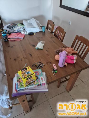 שולחן פינת אוכל מעץ מלא עם כסאות