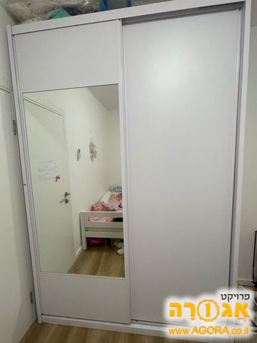 ארון דלתות הזזה +דלת מראה