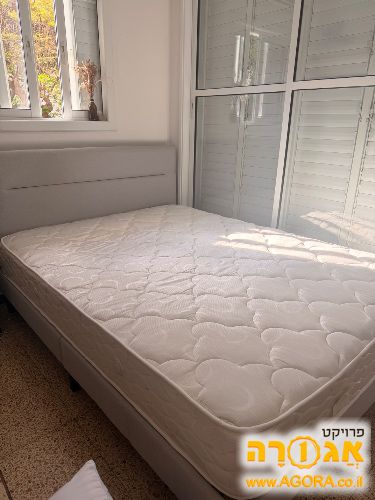 בסיס מיטה ומזרון