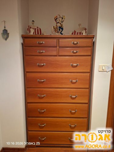 שידה גבוהה