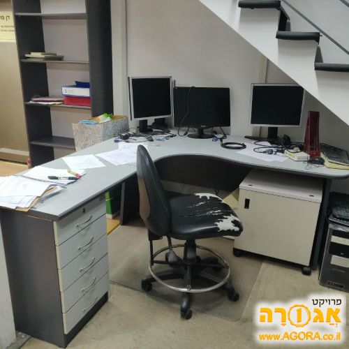 שולחן משרדי