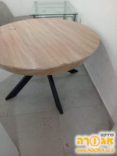 שולחן עגול