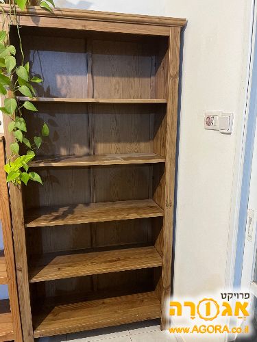 ארון ספרים