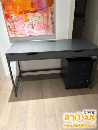 שולחן