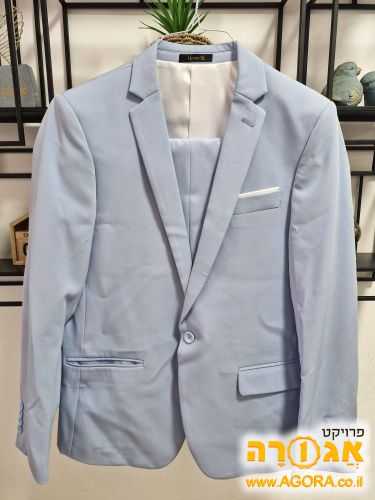 חליפת גברים בצבע תכלת
