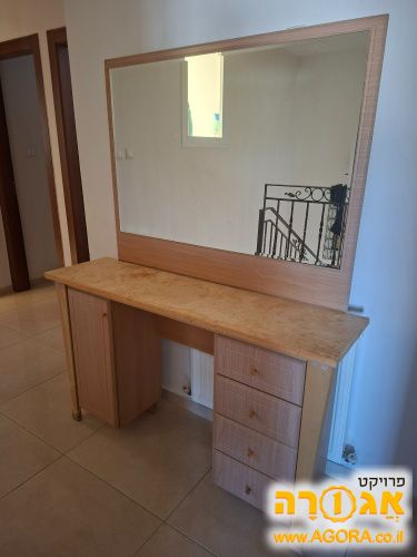 שידת איפור