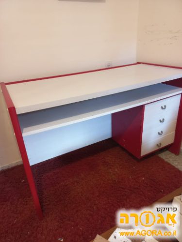 שולחן כתיבה