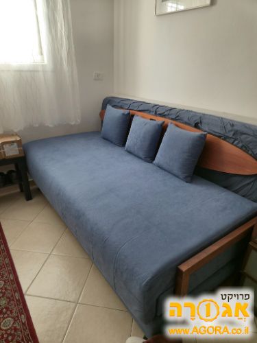 מיטת יחיד נפתחת