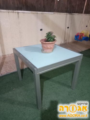 שולחן