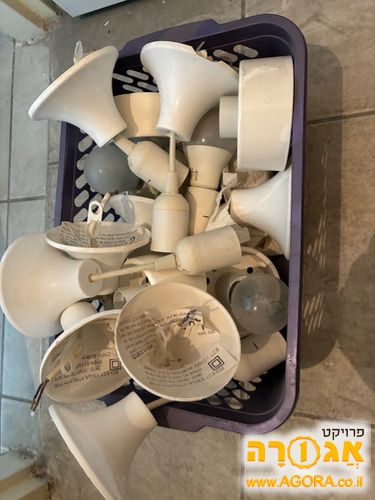בתים לנורות