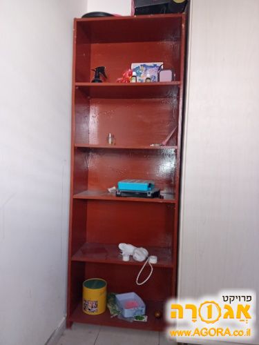 ארונית מדפים