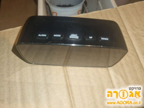 שעון מעורר דיגיטלי שחור