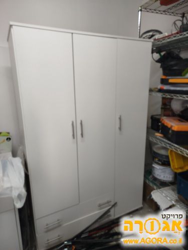 ארון בגדים
