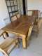 שולחן וכסאות