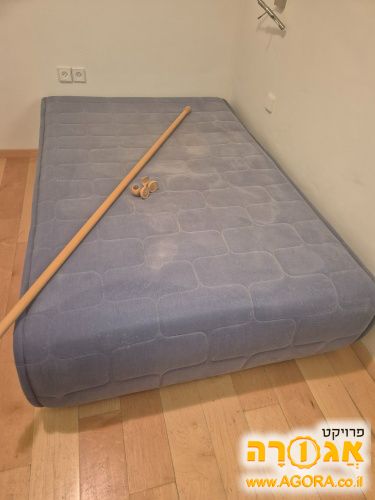 מיטה זוגית צרה עם ארגז מצעים
