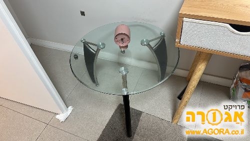 שולחן זכוכית קטן