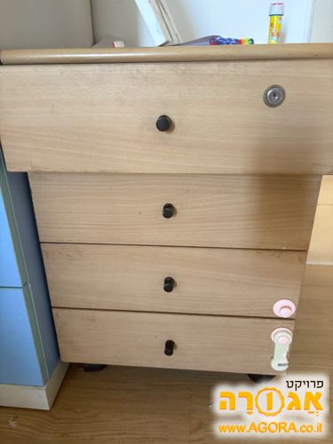 שידת מגירות
