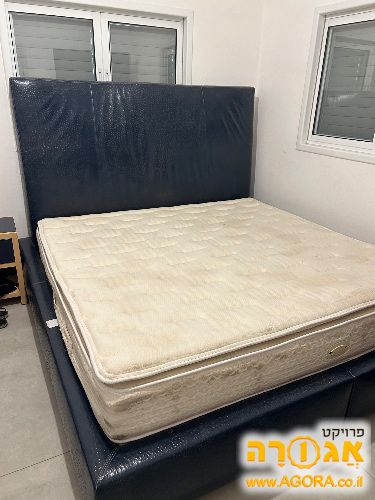 מיטה זוגית , מזרון ו2 שידות צד